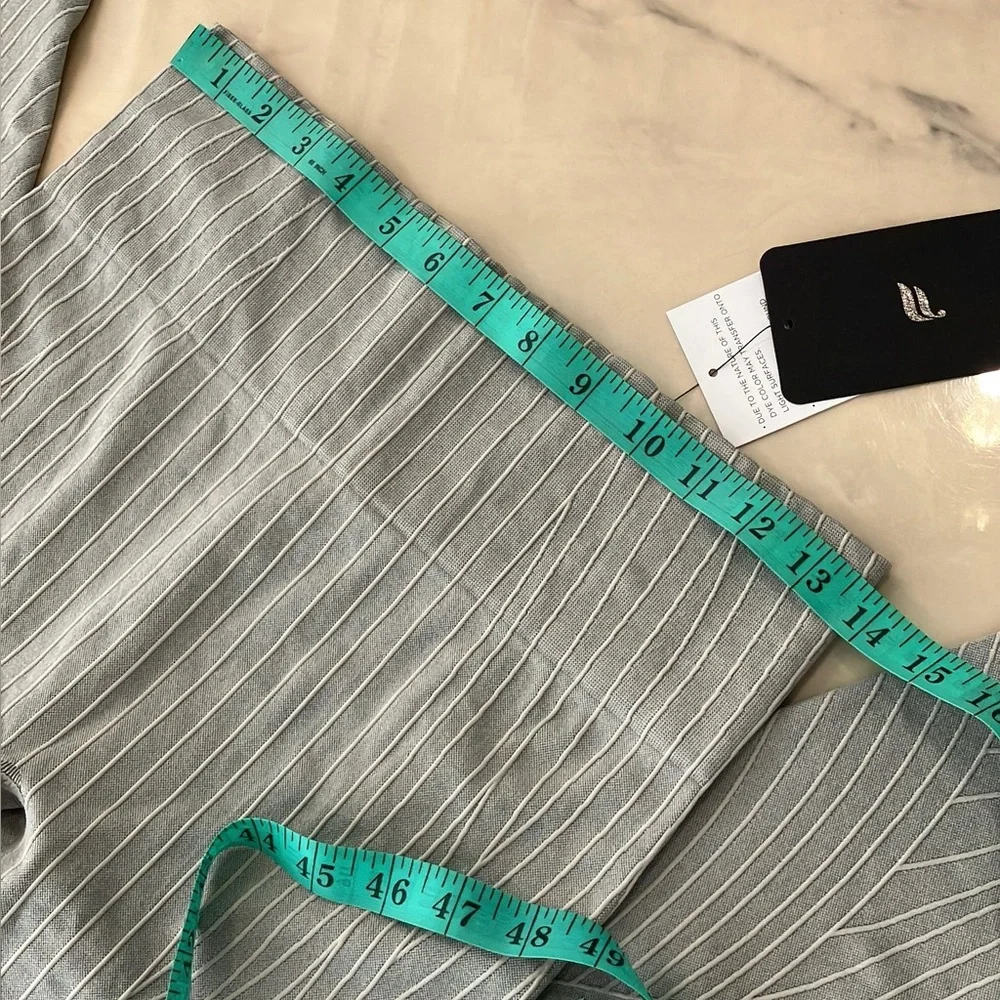 Fabletics Seamless High-Waisted Linework Leggings. - Picture 11 of 14